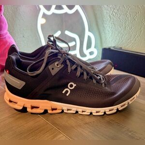 On Clouds Womens Shoes Size 10